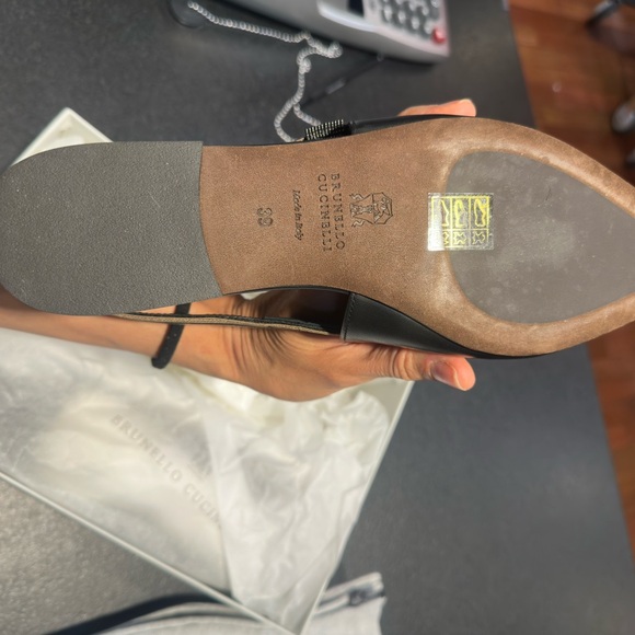 Brunello Cucinelli Black Pointed Leather Slingback with Contrast Strap - Picture 3 of 4